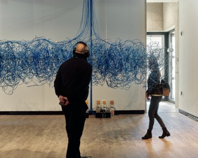 Očekávaná i kontroverzní: Kunsthalle Praha - Výstava KINETISMUS: 100 let elektřiny v umění - foto: Vojtěch Veškrna, Kunsthalle Praha