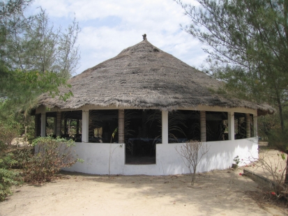 House of the impluvium, multi-storey house and architectural forms in&nbspCasamance - Objects 13: Bars and restaurants - foto: Pavel Nasadil, 2012