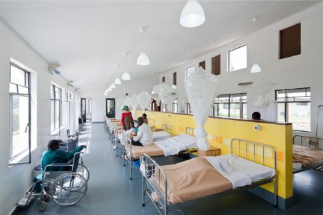 Introducing the winning projects of the Zumtobel Group Award 2012 - MASS Design Group (USA): Butaro Hospital in Rwanda