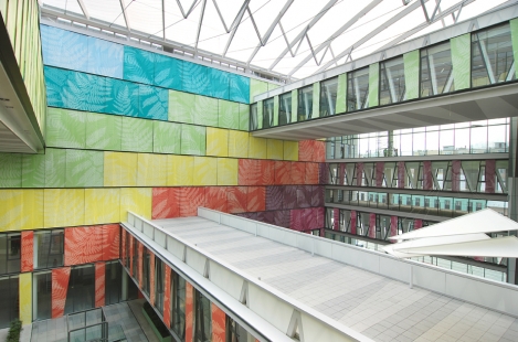 Textile shading – a solution for comfort and aesthetics of buildings