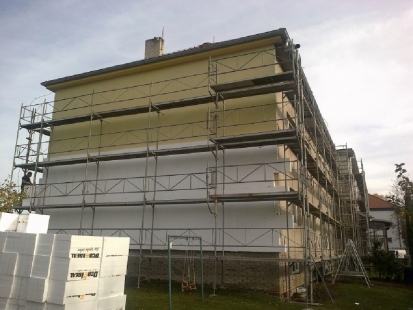 <translation>Zateplení saves energy, money, and nature</translation> - The Blížkovice school utilized a insulation system for the insulation of the gable wall.