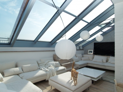 Video: Luxury Sliding Roof Glazing - The sliding roof glazing Solara PRESPEKTIV connects the attic with the surrounding world above the rooftops and uniquely opens up the space.