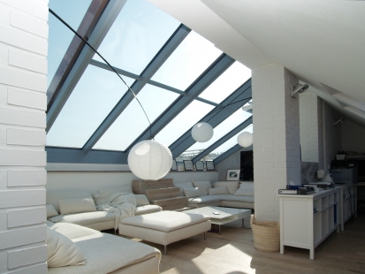 Video: Luxury Sliding Roof Glazing - Exceptional Solara roof window with truly large sliding areas.