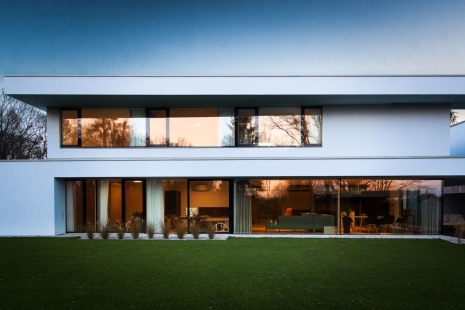 <ul><li>Fully glazed SKYWALL windows on a family house in Ostrava</li></ul> - foto: Martin Krba