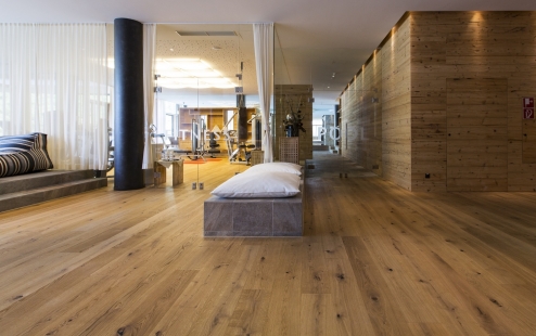 ADMONTER – wooden floors for hotels, restaurants, and offices