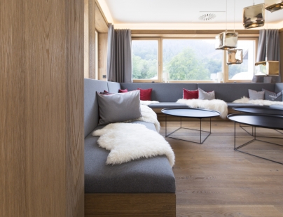 ADMONTER – wooden floors for hotels, restaurants, and offices