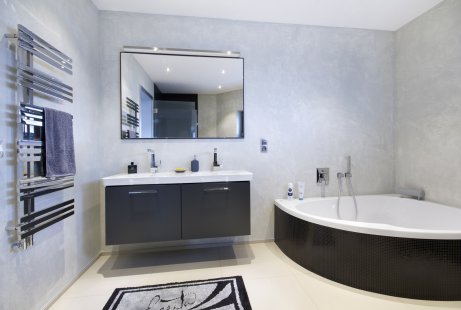 Modern concrete screeds in bathrooms