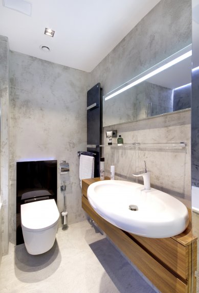 Modern concrete screeds in bathrooms