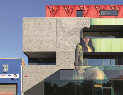 Budova 2 Girls Building v Melbourne stírá rozdíly mezi architekturou a uměním 