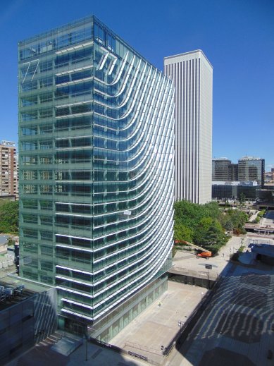 Castellana 77, a sustainable building with a glazed facade from Guardian Glass - Building Castellana 77 - foto: © luis vidal + arquitectos. Všechna práva vyhrazena.