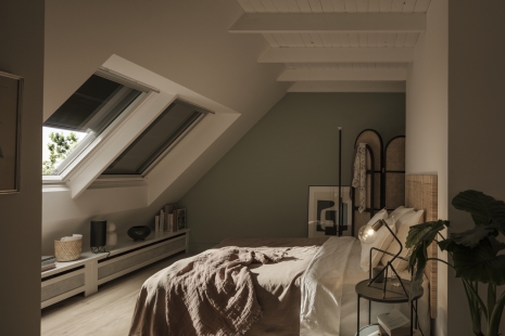 New VELUX product: Lightweight solar-powered outdoor roller blind SSS