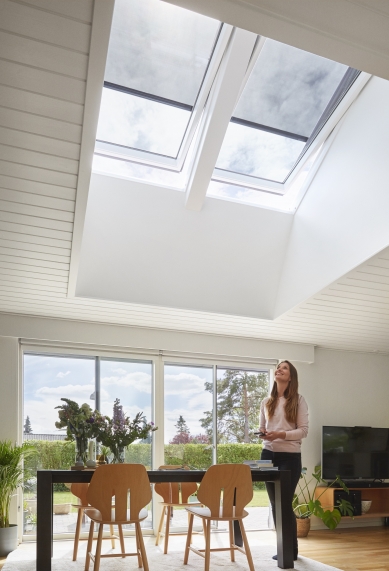 Light outdoor roller shade VELUX is both elegant and functional