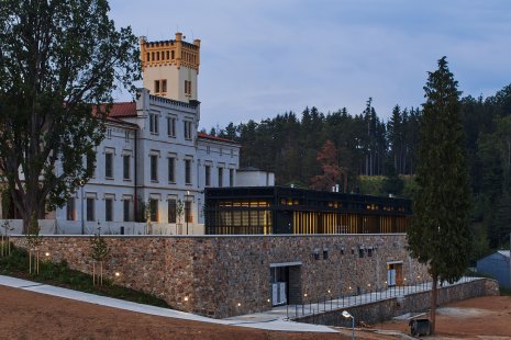 Technological center resembling a modern orangery