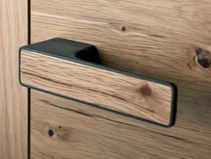 <blockquote>Modest sized apartment for maximum use</blockquote> - MAXIMAL handle - black matte titanium, veneer fill - foto: Zdroj M&T