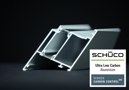 Schüco Carbon Control přispěje k uhlíkové neutralitě budov - Schüco přidává do svého sortimentu dvě nové varianty hliníkových profilů s výrazně sníženou uhlíkovou stopou: Schüco Low Carbon (LC) a Schüco Ultra Low Carbon (ULC).