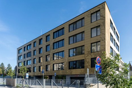 <FASÁDY PRO ŠKOLY I ŠKOLKY> translates to <FAÇADES FOR SCHOOLS AND KINDERGARTENS>