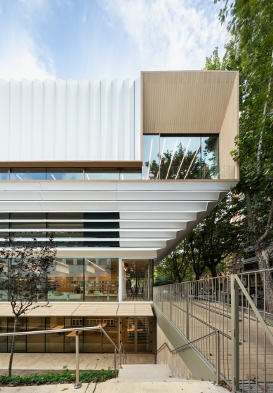 Vítězem Miesovy ceny za rok 2024 je Studijní pavilon v Braunschweigu. Cenu pro začínající architekty získala knihovna v Barceloně. - foto: Jesús Granada