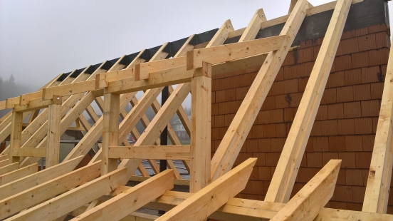 We manufacture wooden supporting structures so that you and the roofing materials can rely on them for decades