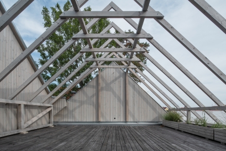 Forgotten Barn: an exceptional work by the architects of Příbram and the builder MARTINICE GROUP, who transformed a century-old ruin into unique living spaces - foto: Petr Polák