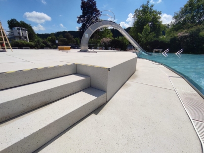 BOXBETON: Concrete prefabricates as a key element of the public swimming pool in Wels